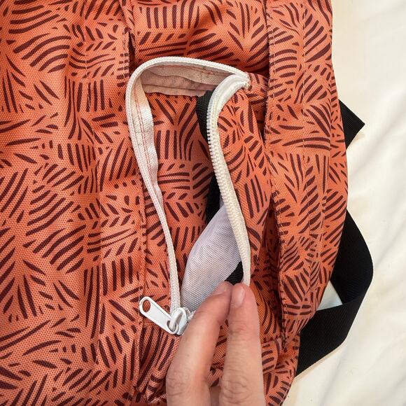 KAVU Rope Sling Bag Rust Terracotta Black Leaf Pattern Crossbody Backpack - Picture 6 of 10